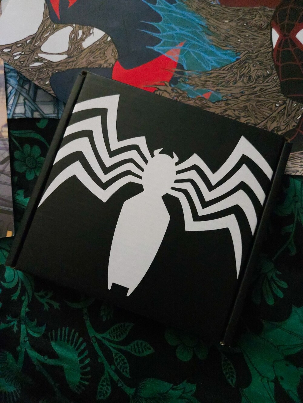 Loot Crate Marvel Gear And Goods Crate Sept 2018 - Picture 8 of 15